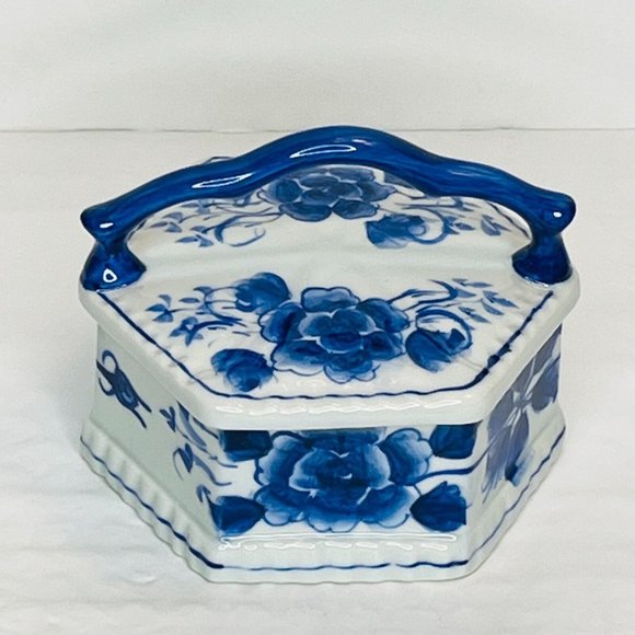 Blue and White Hexagon Trinket box with lid blue handle Thailand Porcelain - Picture 2 of 16